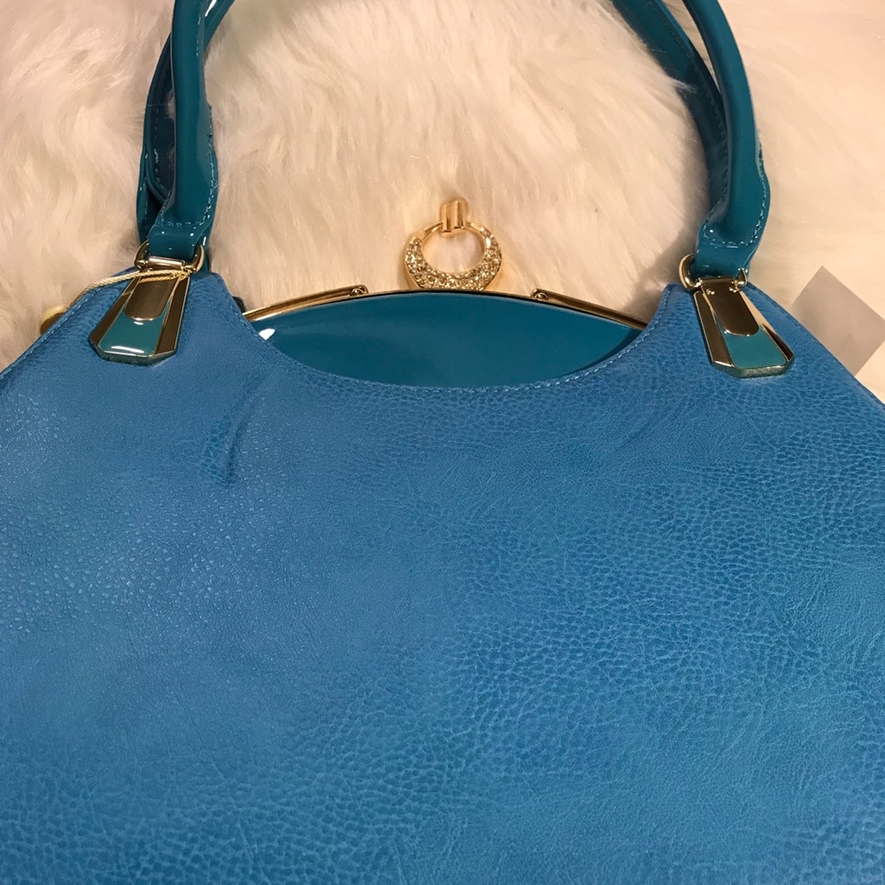 💙💙NEW Purse💙💙 - Picture 3 of 6